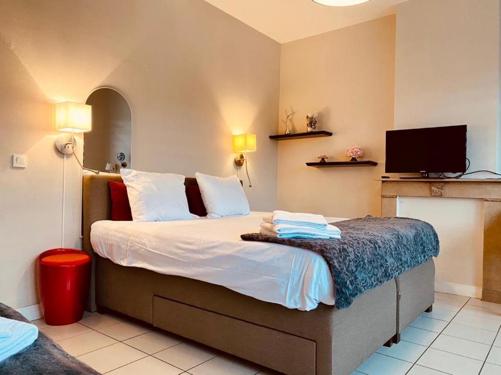 Fenêtre sur le Standard de Liège Ougree Extérieur photo
